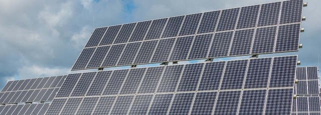 Zonnepanelen op land vk